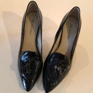 Ann Klein patent leather heels with tassels